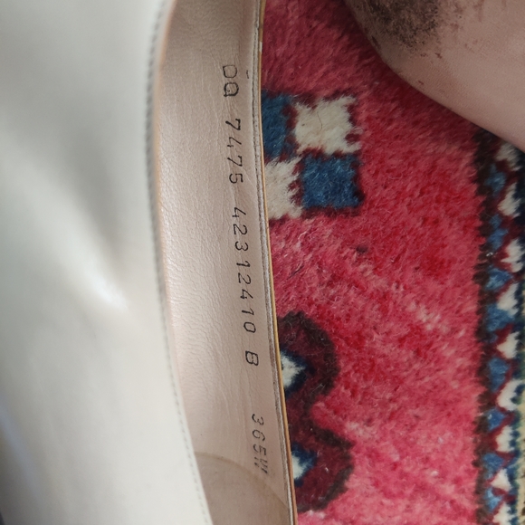 Vintage Ferragamo pumps, cream, made in Italy, size 10B, leather - Picture 6 of 12